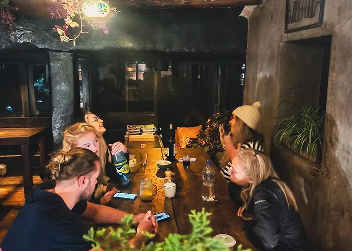 Wolf Totem Lux Backpacker Loft Villa