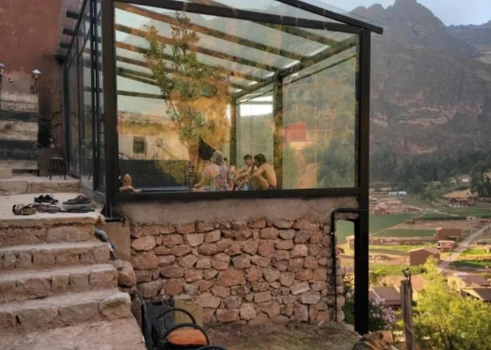 Wolf Totem Lux Backpacker Loft Villa
